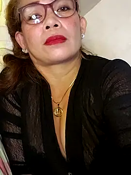 Snapshot of rimah69 chatting on 11.22.25 rimah69 online show from 11.22.25