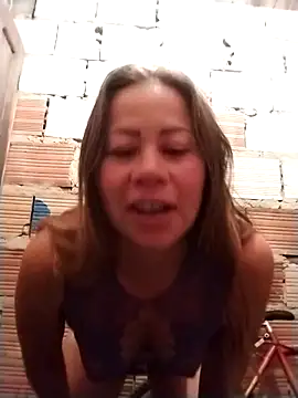 LaraCaliente online show from 10.07.25