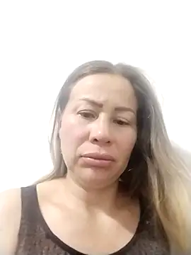 LaraCaliente online show from 11.25.25