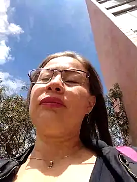 LaraCaliente online show from 04.08.26