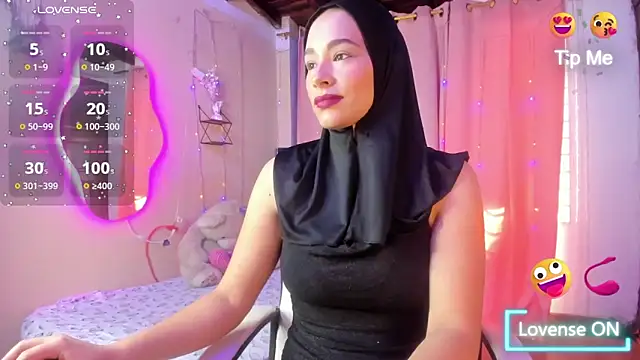 ShanaJamil online show from 12.05.25