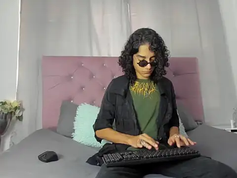 Snapshot of EthanBlackwoodd chatting on 10.09.25 EthanBlackwoodd online show from 10.09.25