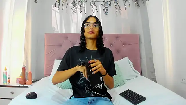 Snapshot of EthanBlackwoodd chatting on 11.25.25 EthanBlackwoodd online show from 11.25.25