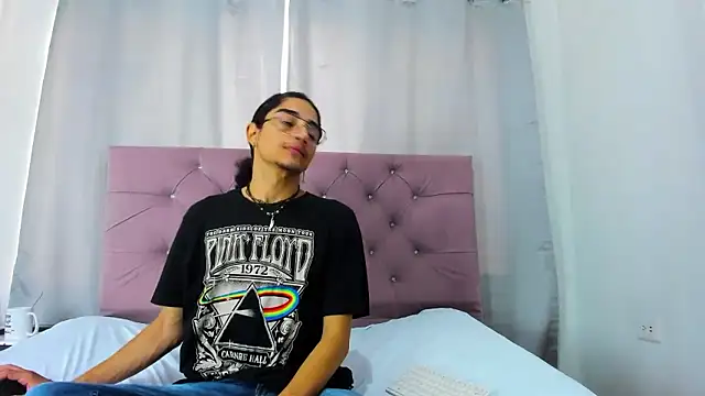 Snapshot of EthanBlackwoodd chatting on 01.13.26 EthanBlackwoodd online show from 01.13.26