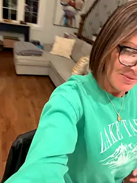 Snapshot of 3totangox chatting on 11.20.25 3totangox online show from 11.20.25