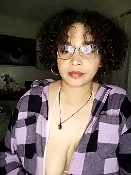 Julie wallace online show from 10.05.25