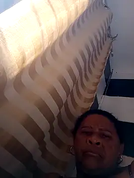 Snapshot of Rosabela04 chatting on 11.12.25 Rosabela04 online show from 11.12.25