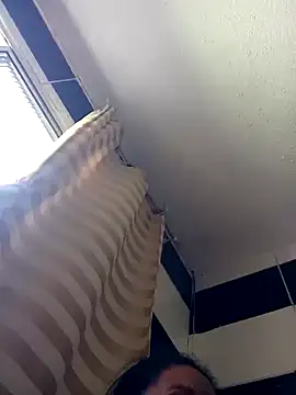 Snapshot of Rosabela04 chatting on 11.14.25 Rosabela04 online show from 11.14.25