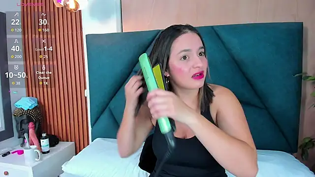 Snapshot of VictoriaHarriss chatting on 11.06.25 VictoriaHarriss online show from 11.06.25