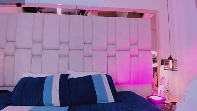 Snapshot of _GigiDoll_ chatting on 09.20.25 GigiDoll online show from 09.20.25