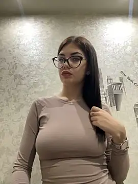 Snapshot of milka_catt chatting on 09.22.25 milka catt online show from 09.22.25