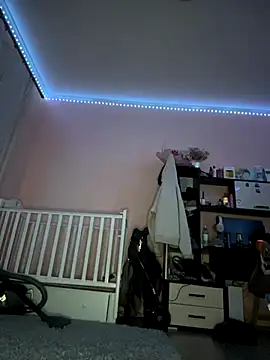 Snapshot of milka_catt chatting on 10.07.25 milka catt online show from 10.07.25