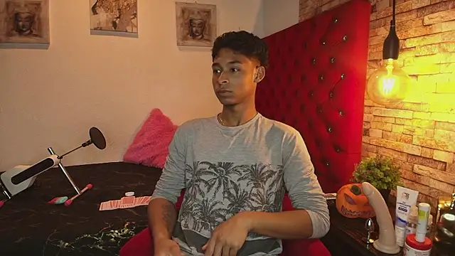 Snapshot of CoffeNaughty_nom chatting on 10.15.25 CoffeNaughty nom online show from 10.15.25