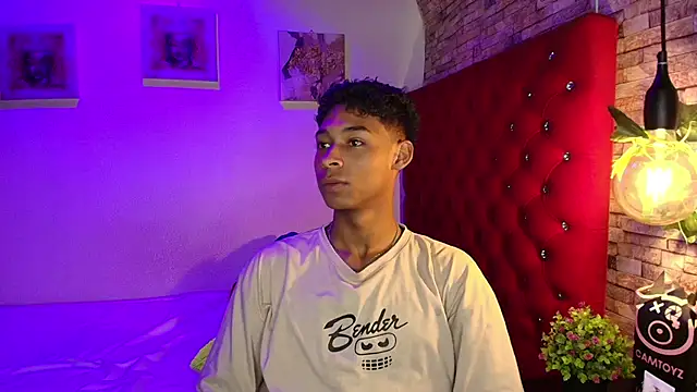 Snapshot of CoffeNaughty_nom chatting on 11.14.25 CoffeNaughty nom online show from 11.14.25