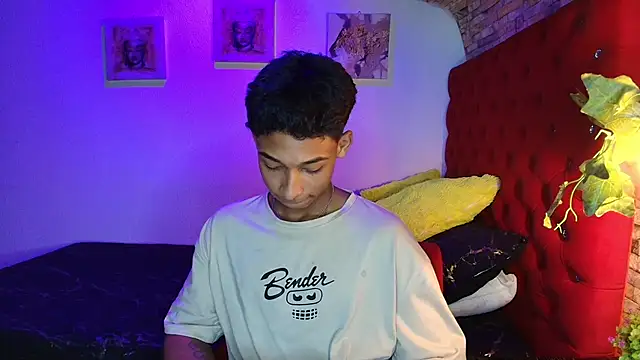 Snapshot of CoffeNaughty_nom chatting on 11.15.25 CoffeNaughty nom online show from 11.15.25