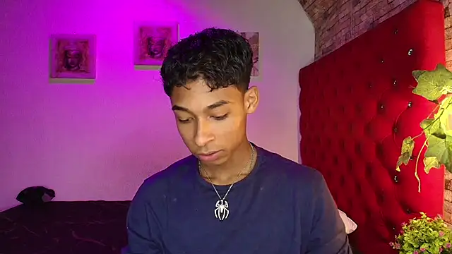 Snapshot of CoffeNaughty_nom chatting on 11.21.25 CoffeNaughty nom online show from 11.21.25