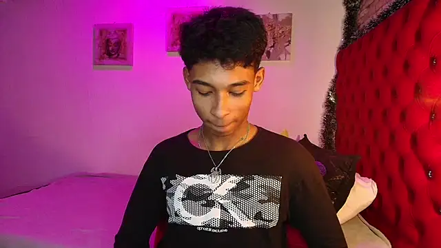 Snapshot of CoffeNaughty_nom chatting on 11.23.25 CoffeNaughty nom online show from 11.23.25