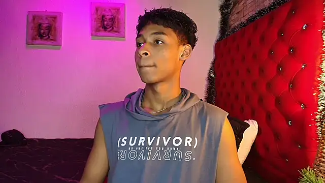 Snapshot of CoffeNaughty_nom chatting on 11.25.25 CoffeNaughty nom online show from 11.25.25