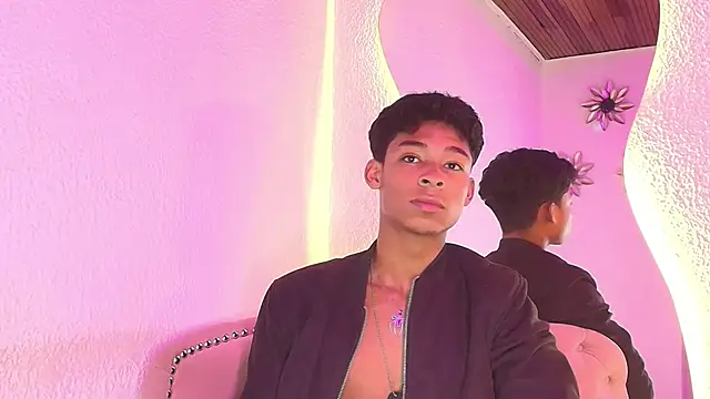 Snapshot of CoffeNaughty_nom chatting on 12.05.25 CoffeNaughty nom online show from 12.05.25