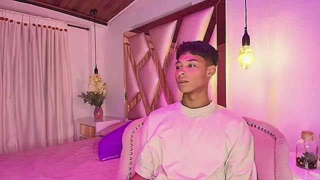 Snapshot of CoffeNaughty_nom chatting on 12.14.25 CoffeNaughty nom online show from 12.14.25