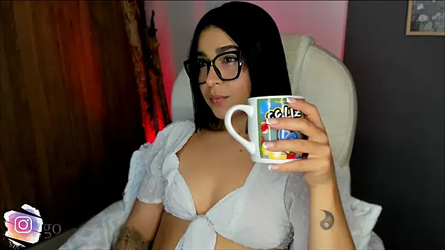 Snapshot of val_varago chatting on 02.11.26 val varago online show from 02.11.26