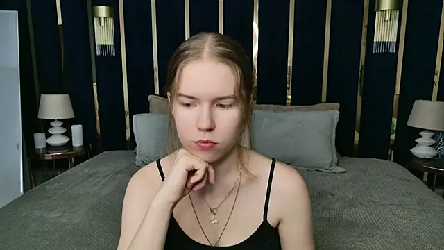 Snapshot of Alida_Brice chatting on 11.07.25 Alida Brice online show from 11.07.25