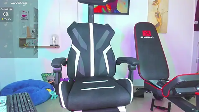 Snapshot of JordanRossie chatting on 10.25.25 JordanRossie online show from 10.25.25