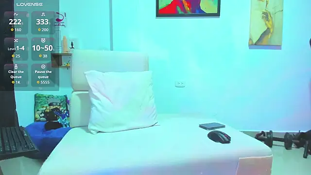 Snapshot of JordanRossie chatting on 10.29.25 JordanRossie online show from 10.29.25