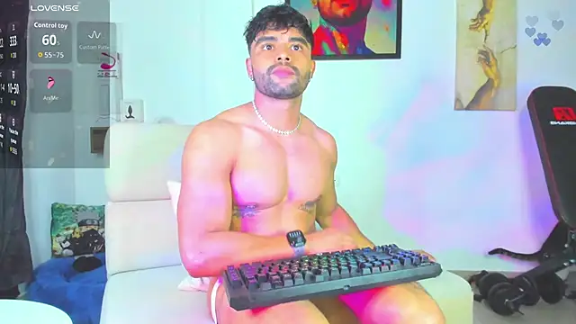 Snapshot of JordanRossie chatting on 11.07.25 JordanRossie online show from 11.07.25