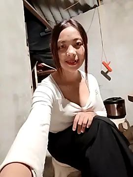 Snapshot of -Miu-98 chatting on 10.26.25 -Miu-98 online show from 10.26.25