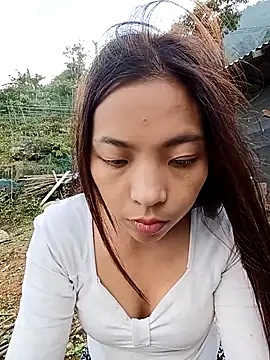 Snapshot of -Miu-98 chatting on 10.27.25 -Miu-98 online show from 10.27.25