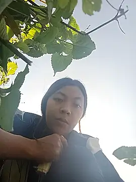 Snapshot of -Miu-98 chatting on 11.24.25 -Miu-98 online show from 11.24.25