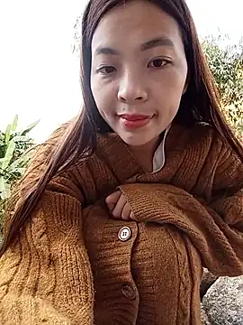 Snapshot of -Miu-98 chatting on 11.28.25 -Miu-98 online show from 11.28.25