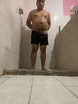 Snapshot of RangingWarranty chatting on 11.01.25 RangingWarranty online show from 11.01.25