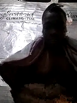 Snapshot of Msoon001 chatting on 10.01.25 Msoon001 online show from 10.01.25