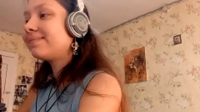 Snapshot of QutieDaSweet chatting on 09.16.25 QutieDaSweet online show from 09.16.25