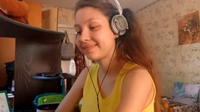 Snapshot of QutieDaSweet chatting on 09.26.25 QutieDaSweet online show from 09.26.25