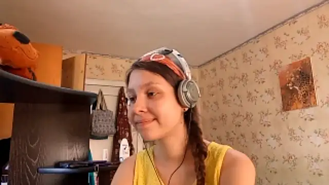 Snapshot of QutieDaSweet chatting on 09.27.25 QutieDaSweet online show from 09.27.25