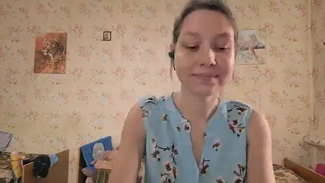 Snapshot of QutieDaSweet chatting on 10.06.25 QutieDaSweet online show from 10.06.25