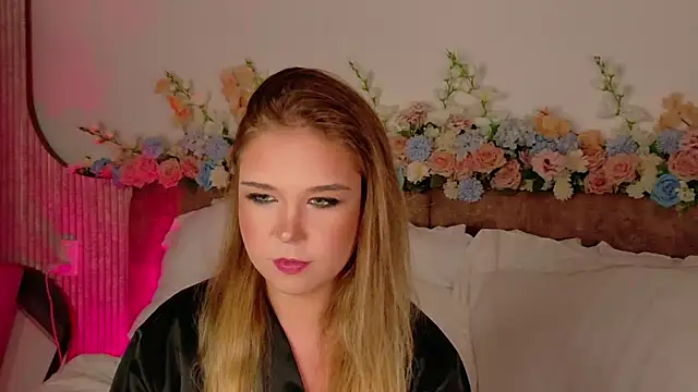 Lilith Bonheur online show from 04.18.26