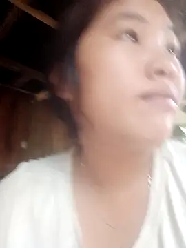 Snapshot of Luyen004 chatting on 09.27.25 Luyen004 online show from 09.27.25