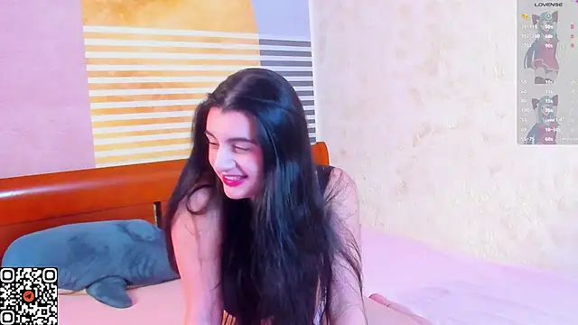 Snapshot of MelanieMooor chatting on 12.15.25 MelanieMooor online show from 12.15.25