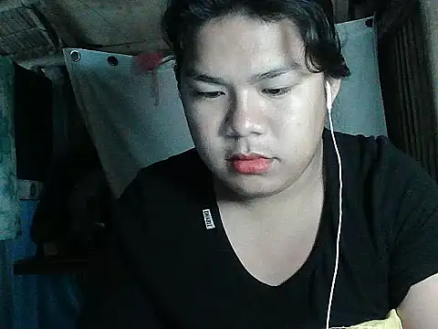 Huntrix2025 online show from 04.15.26