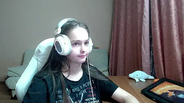 SharybbFace online show from 10.14.25