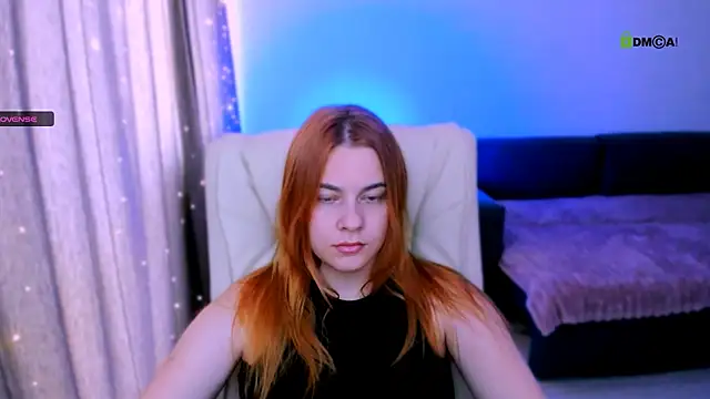 Snapshot of red__dizzy chatting on 11.04.25 red dizzy online show from 11.04.25