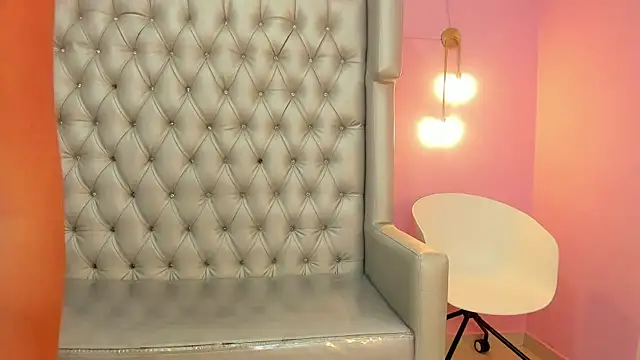 Snapshot of sofi__18_ chatting on 10.15.25 sofi 18 online show from 10.15.25