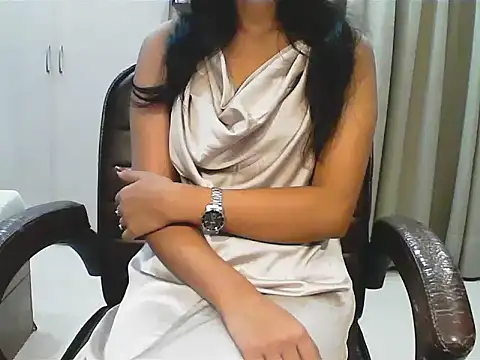 Snapshot of short_girl_ chatting on 11.20.25 short girl online show from 11.20.25