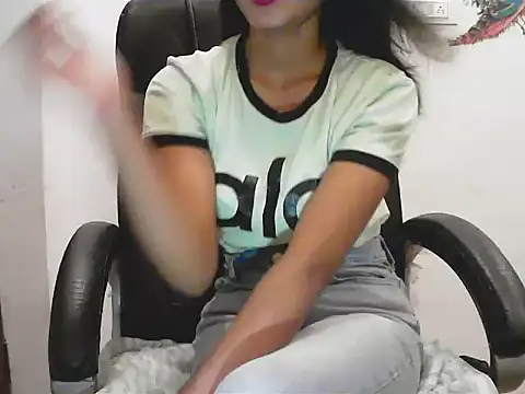 short girl  online show from 07.02.26