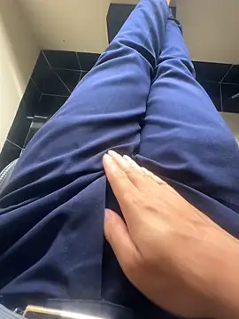 CZpublic online show from 10.15.25