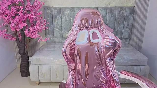 lilith4 s online show from 10.27.25